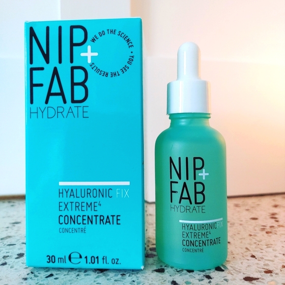 Nip + Fab Serum Hyaluronic Fix Extreme Concentrate Hydrate 30 ml Full Size - Picture 2 of 6